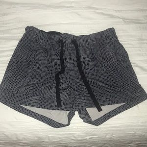RARE lululemon spring break away shorts size 4